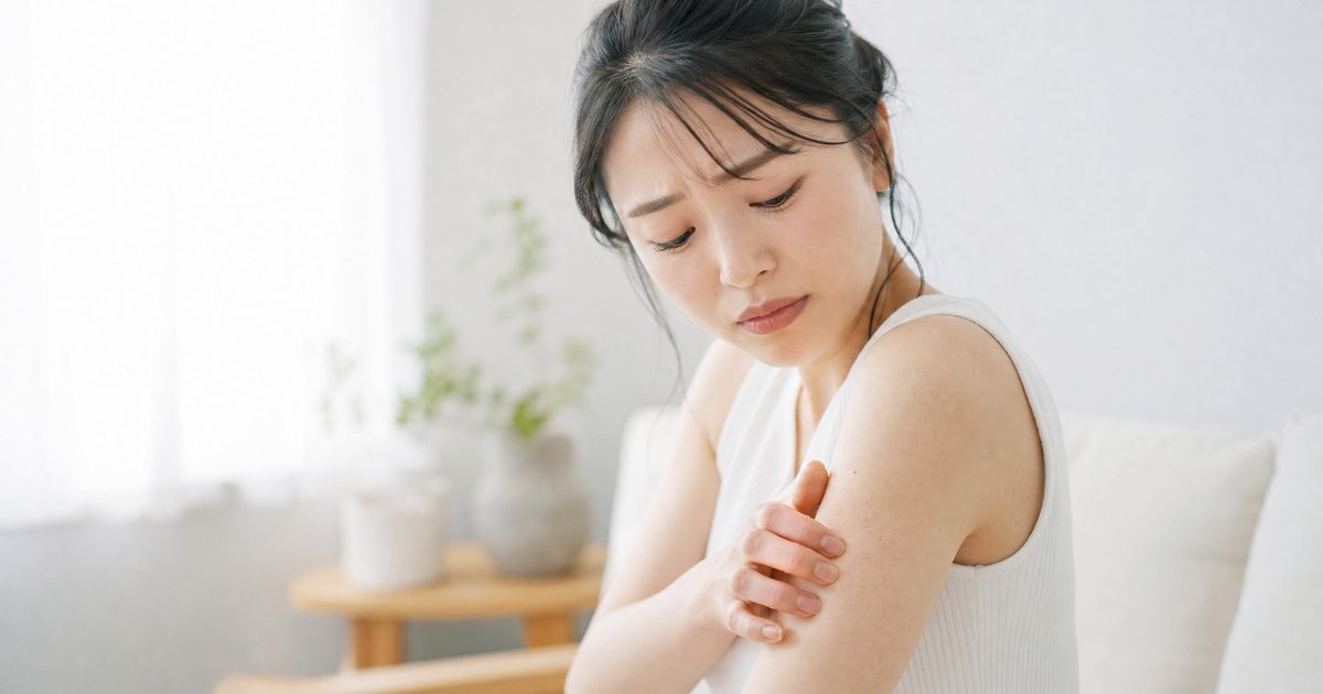 二の腕のぶつぶつは毛孔性苔癬かも｜原因と付き合い方